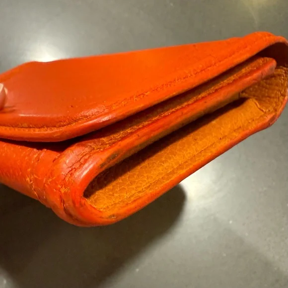 Chloé Orange Leather Continental Wallet in GUC - Picture 4 of 14